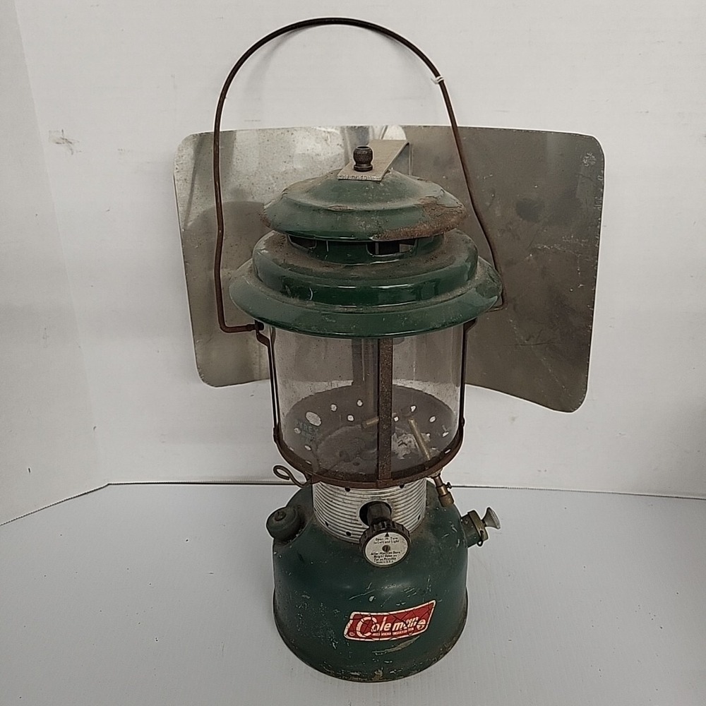 Coleman‎ Lantern 1971 Model 22OF W/ Shield